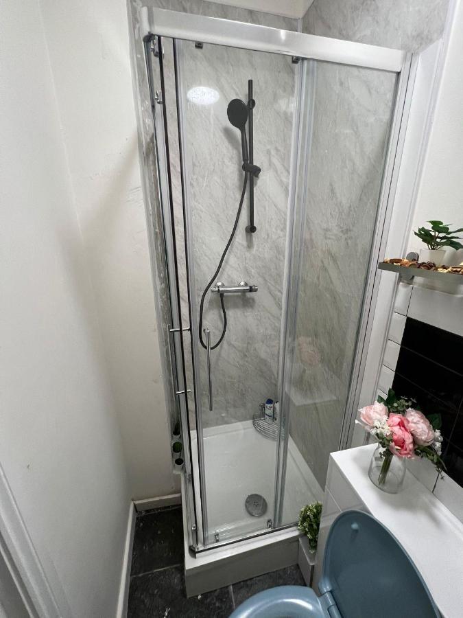 Lovely Apartment Close To Acton Central Station London Luaran gambar